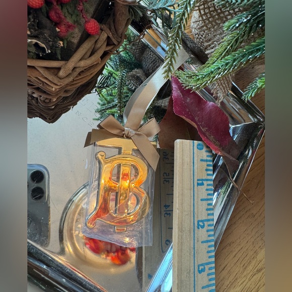 BURBERRY Gold TB LOGO Christmas🎄Ornament🔥Great Gift 🎁 Large, 2.5” x 2” NWT🎄🎁🔥 - Picture 7 of 10